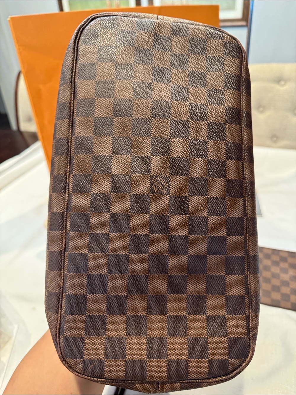 Authentic Louis Vuitton Damier Ebene Neverfull MM with Pouch - Picture 6 of 16